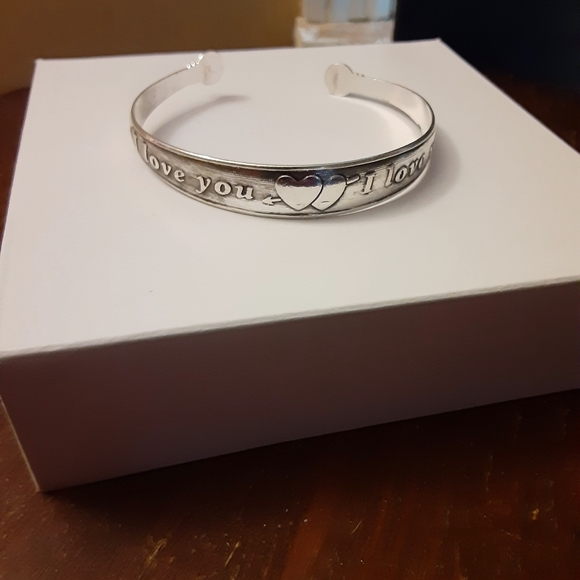 3 silver tone bangle bracelets - Picture 3 of 7